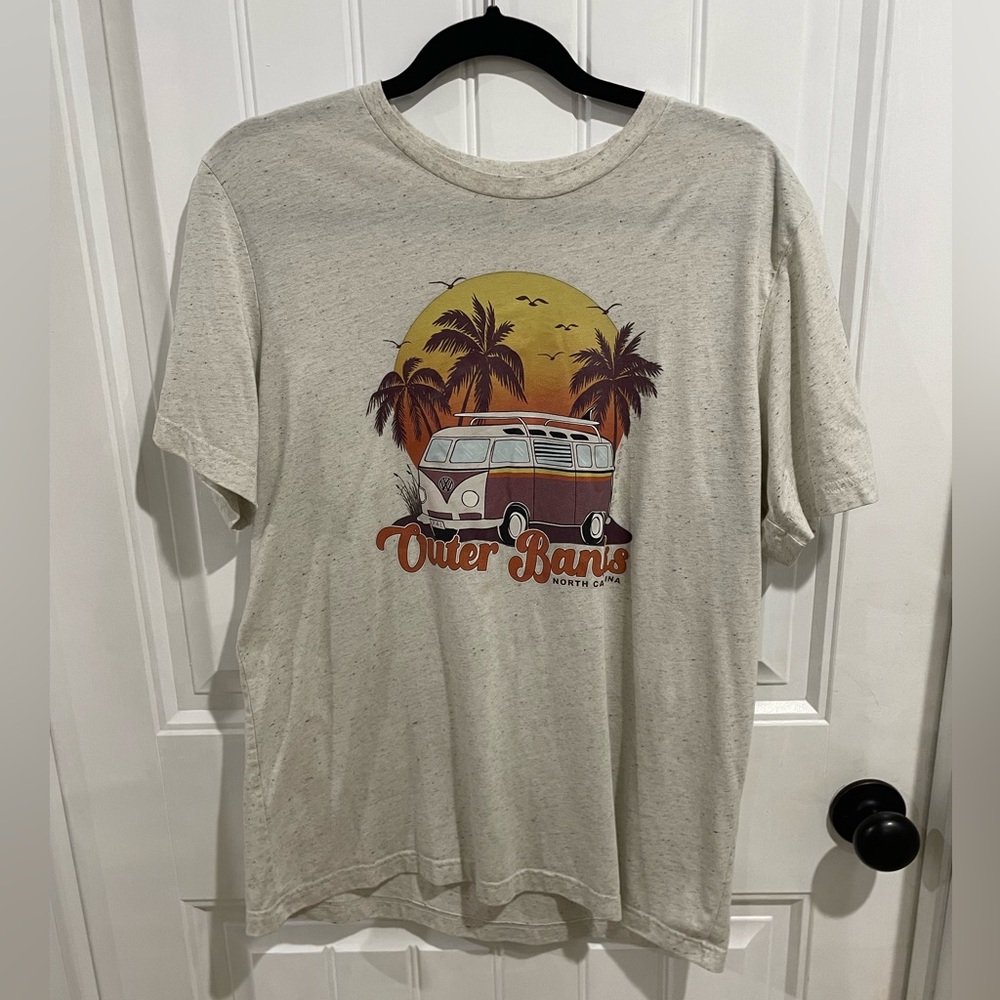 Comfortable Bella+Canvas t-shirt. Outer banks design on the front. Blank back.